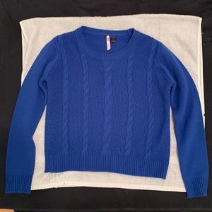 BLUE KNIT SWEATER